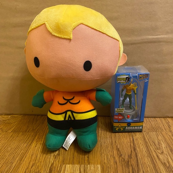 DC Comics Aquaman Plush And SuperFX Talking Aquaman Figure Collectible Bundle - Picture 1 of 6